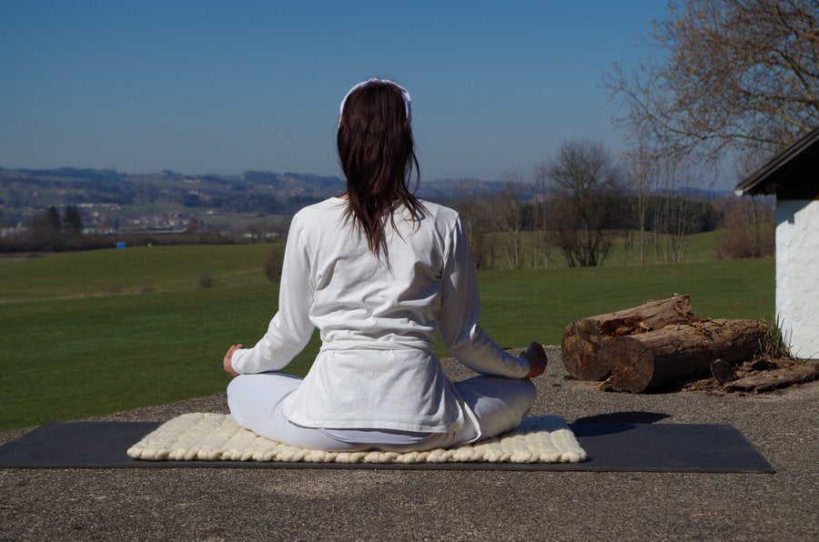 <tc>Felt yoga mat cover, meditation rug made from virgin sheep's wool</tc>